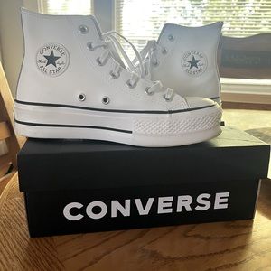 Lift Hi White/Black Converse